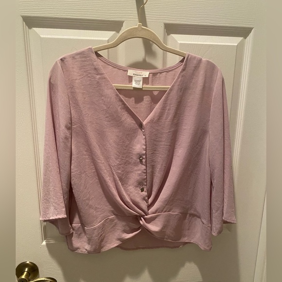 Urban Romantics pink mid length sleeves V-neck button front loop waist SZ L - Picture 1 of 3